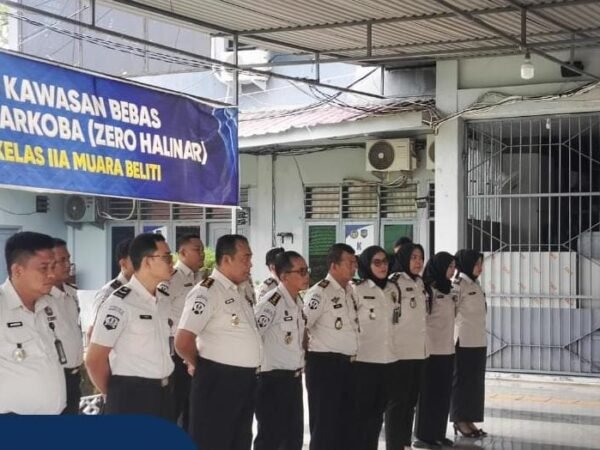 Lembaga Pemasyarakatan (Lapas) Narkotika Kelas IIA Muara Beliti terus berkomitmen dalam menjaga keamanan dan ketertiban di lingkungan lapas melalui penertiban serta pengawasan terhadap barang dan fasilitas kamar hunian warga binaan, Selasa (30/09/2026).