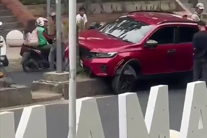 Heboh! Kecelakaan di Simpang RCA Lubuklinggau, Warga Pertanyakan Penyebabnya