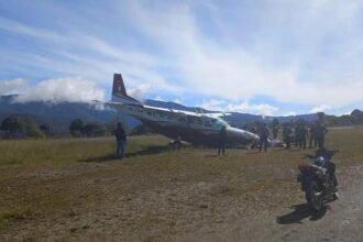 Geger! Pesawat Asian One Air Tergelincir di Papua, 2 TNI Terluka