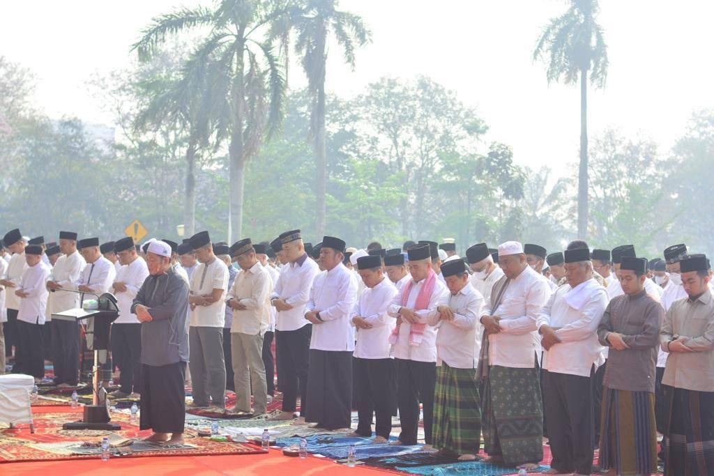 Pemprov Sumsel Gelar Salat Istisqa di Tengah Kabut Asap
