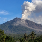 Aktivitas Gunung Lewotobi Menurun, Tetap Status Waspada