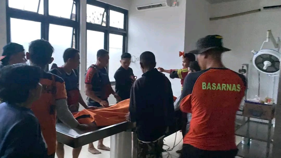 Remaja 15 Tahun Tenggelam di Pantai Berkas Ditemukan Tewas