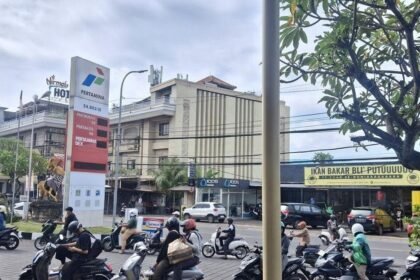 antrian bbm bali