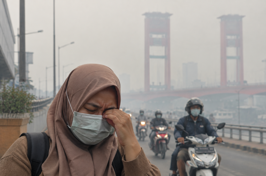 Kabut Asap Bisa Picu Iritasi Mata