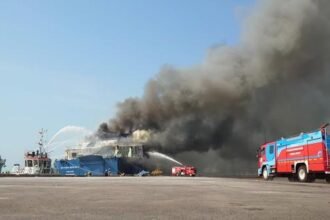 KMP Batumandi Dilalap Api, Saat Tiba di Merak
